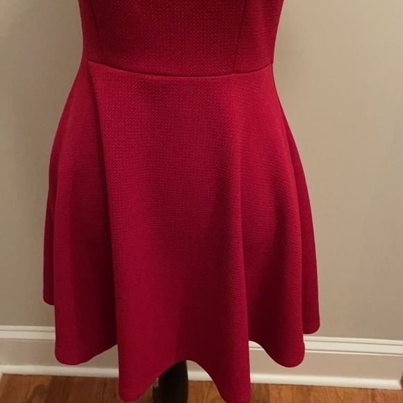 VIBE Dress‼️ - Picture 2 of 7